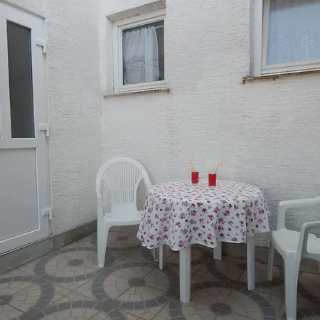 Appartement Lana Brodarica (Sibenik-Knin)